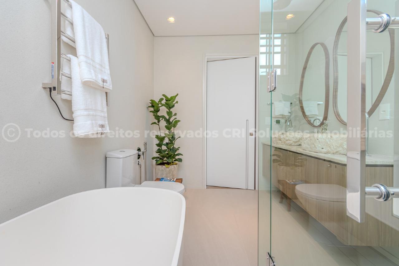 Foto do imóvel Apartamento 4 suítes no Edifício Tirreno em Praia Brava, Itajaí – 229 m² frente mar