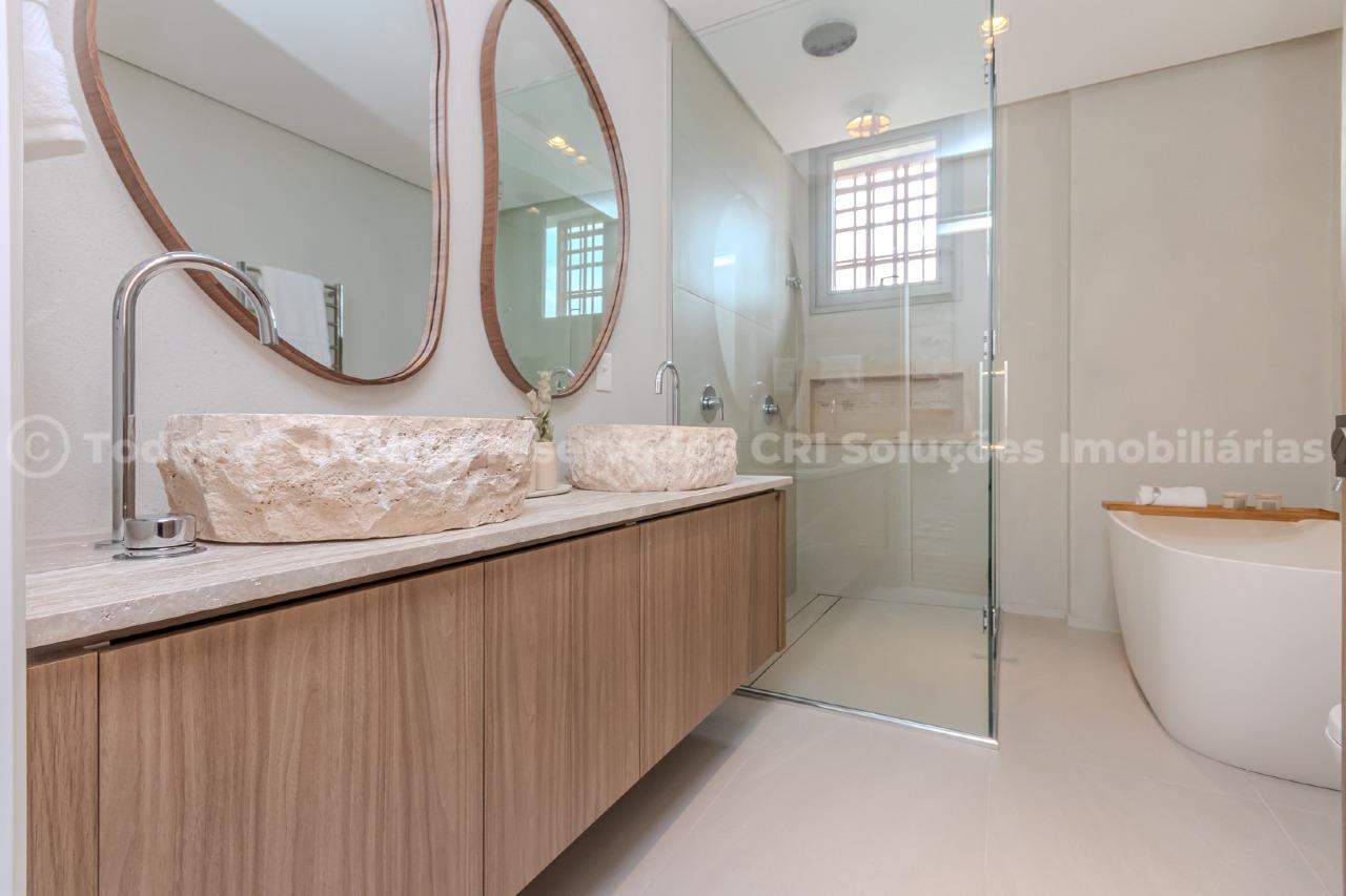 Foto do imóvel Apartamento 4 suítes no Edifício Tirreno em Praia Brava, Itajaí – 229 m² frente mar