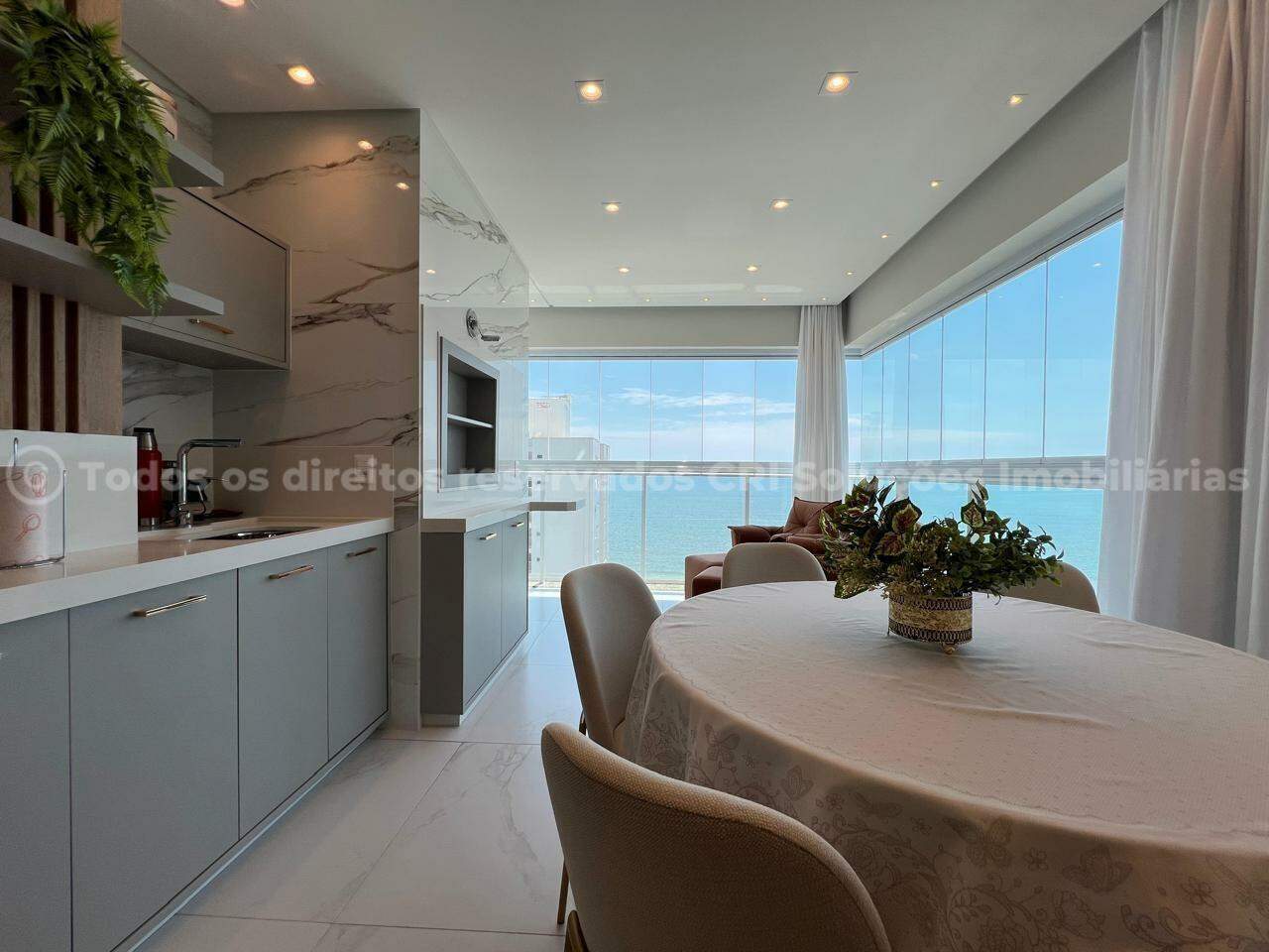 Apartamento de 197 m² com 3 suítes no Garden Square na Meia Praia em Itapema