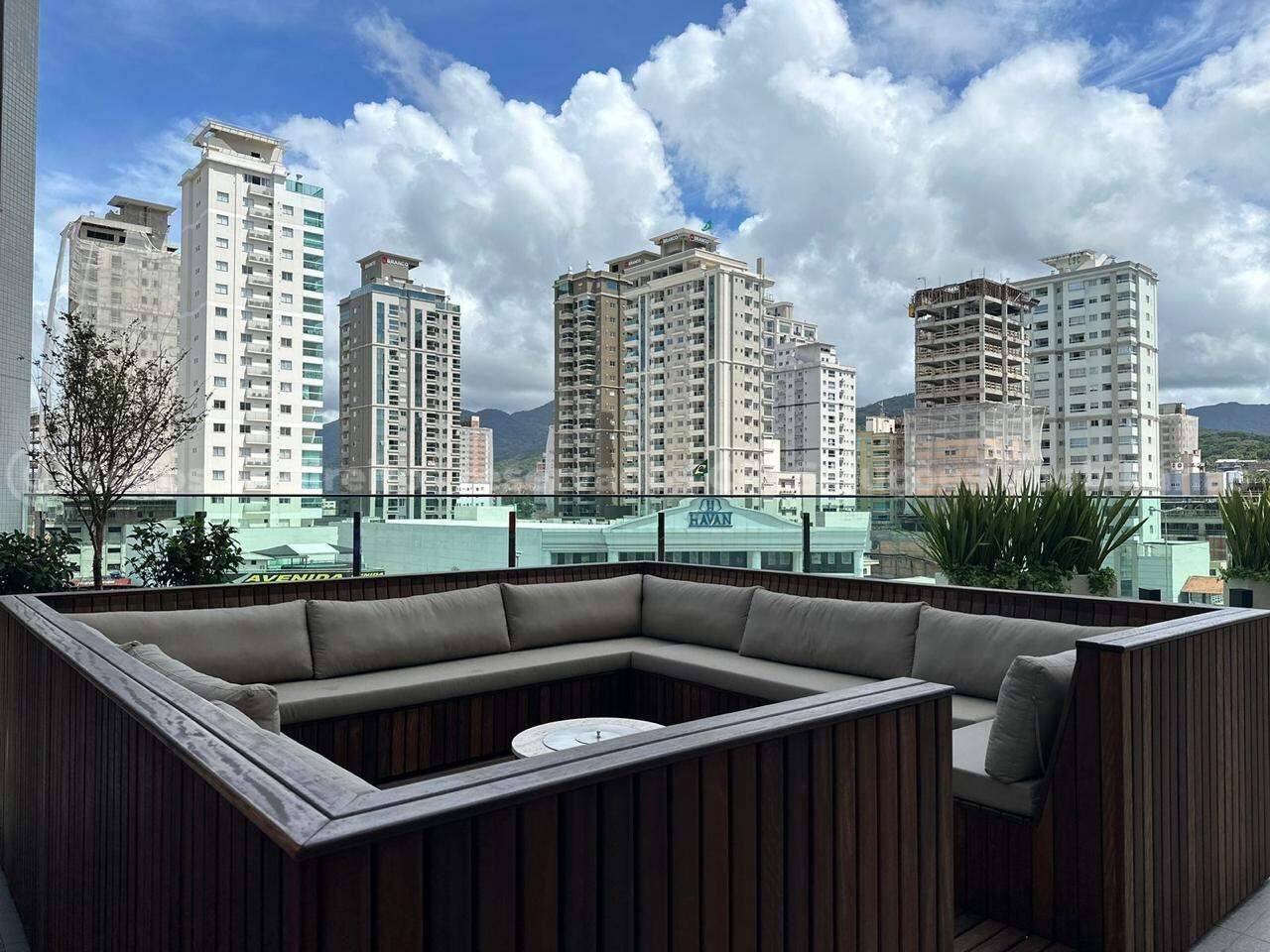 Foto do imóvel Apartamento no Garden Square com 3 suítes e lazer exclusivo – Meia Praia, Itapema