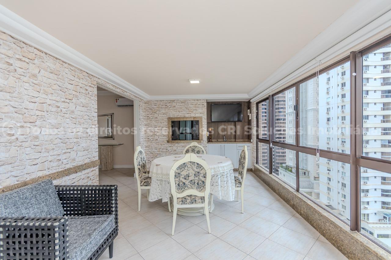 Foto do imóvel Apartamento Vista Mar Mobiliado á venda com 04 dormitórios no Edifício Solar Grimaldi em Balneário Camboriú