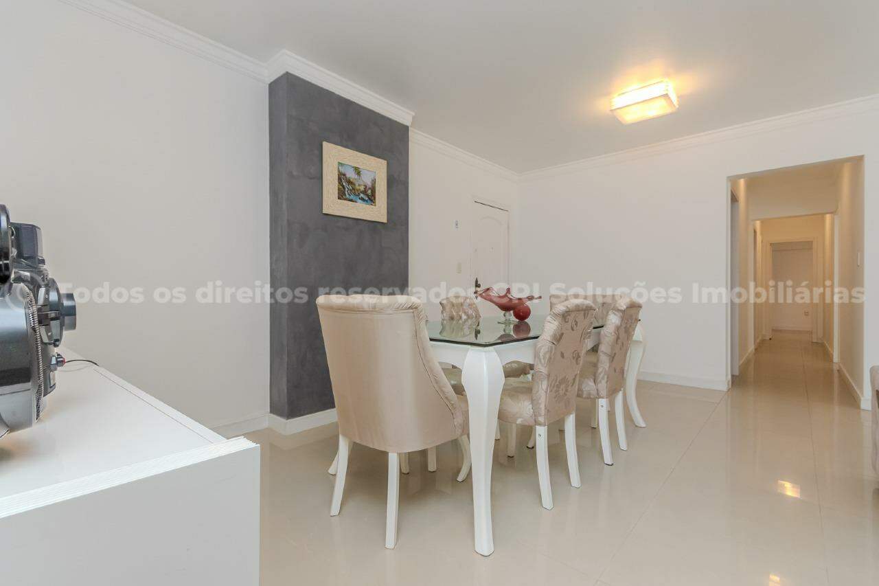 Foto do imóvel Apartamento Mobiliado Vista Mar á venda com 03 dormitórios no Edifício Torre de San Francisco na Barra Sul