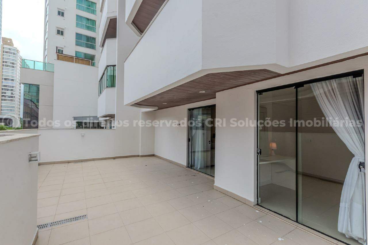 Foto do imóvel Apartamento Mobiliado Vista Mar á venda com 03 dormitórios no Edifício Torre de San Francisco na Barra Sul