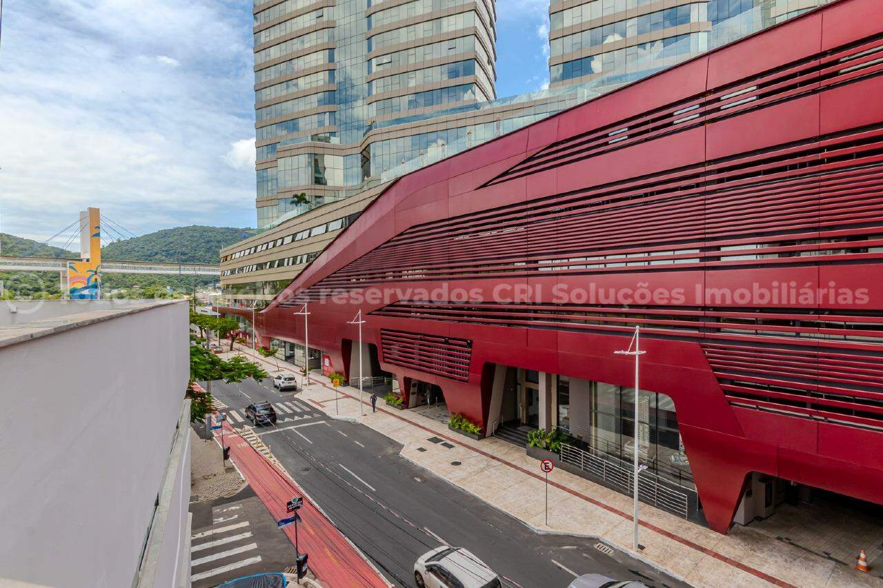 Foto do imóvel Apartamento Mobiliado Vista Mar á venda com 03 dormitórios no Edifício Torre de San Francisco na Barra Sul