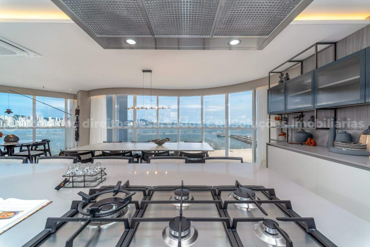 Foto do imóvel Apartamento Mobiliado Frente Mar á venda com 04 suítes no Edifício Ibiza Towers em Balneário Camboriú