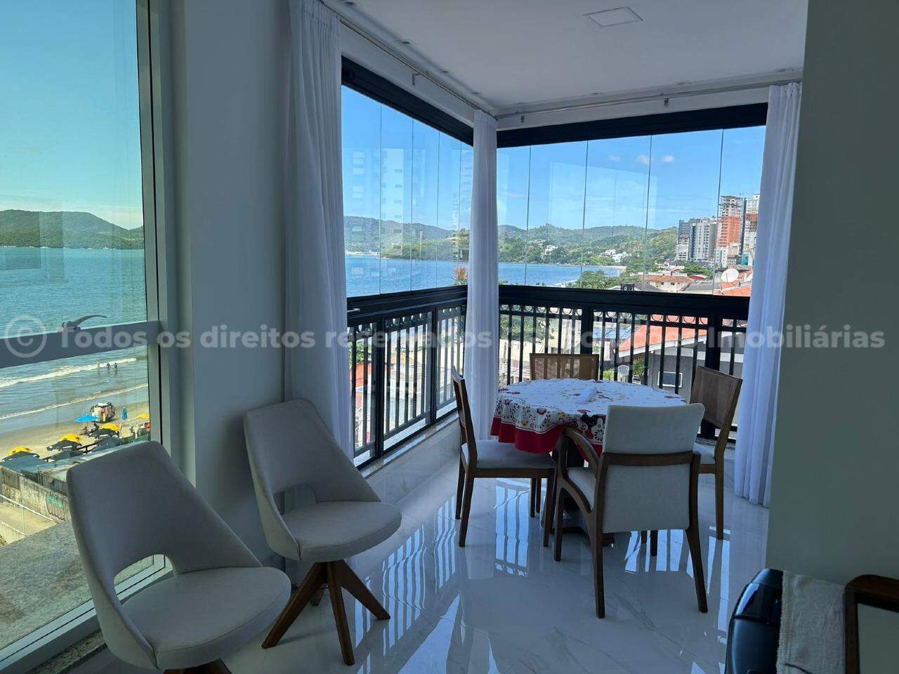 Apartamento com 3 Suítes no Gran Palais Frente Mar em Balneário Perequê, Porto Belo
