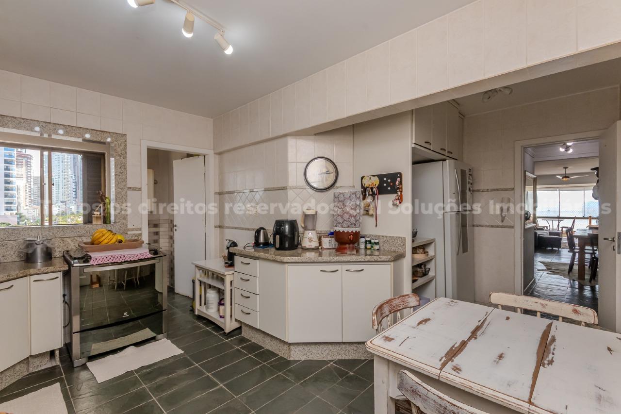 Foto do imóvel Apartamento Mobiliado Vista Mar com 03 dormitórios á venda no Edifício Ilha de São Sebastião na Barra Sul