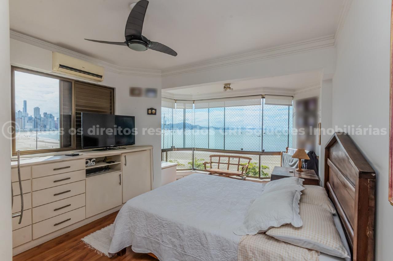 Foto do imóvel Apartamento Mobiliado Vista Mar com 03 dormitórios á venda no Edifício Ilha de São Sebastião na Barra Sul