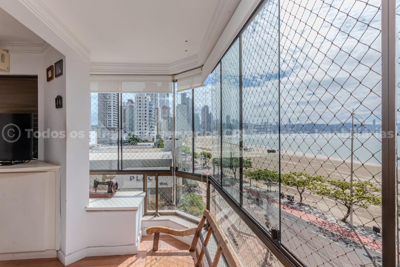 Foto do imóvel Apartamento Mobiliado Vista Mar com 03 dormitórios á venda no Edifício Ilha de São Sebastião na Barra Sul