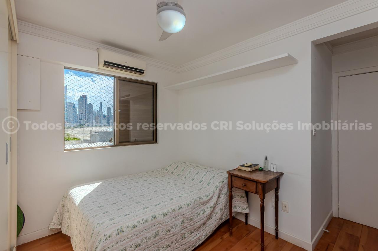 Foto do imóvel Apartamento Mobiliado Vista Mar com 03 dormitórios á venda no Edifício Ilha de São Sebastião na Barra Sul