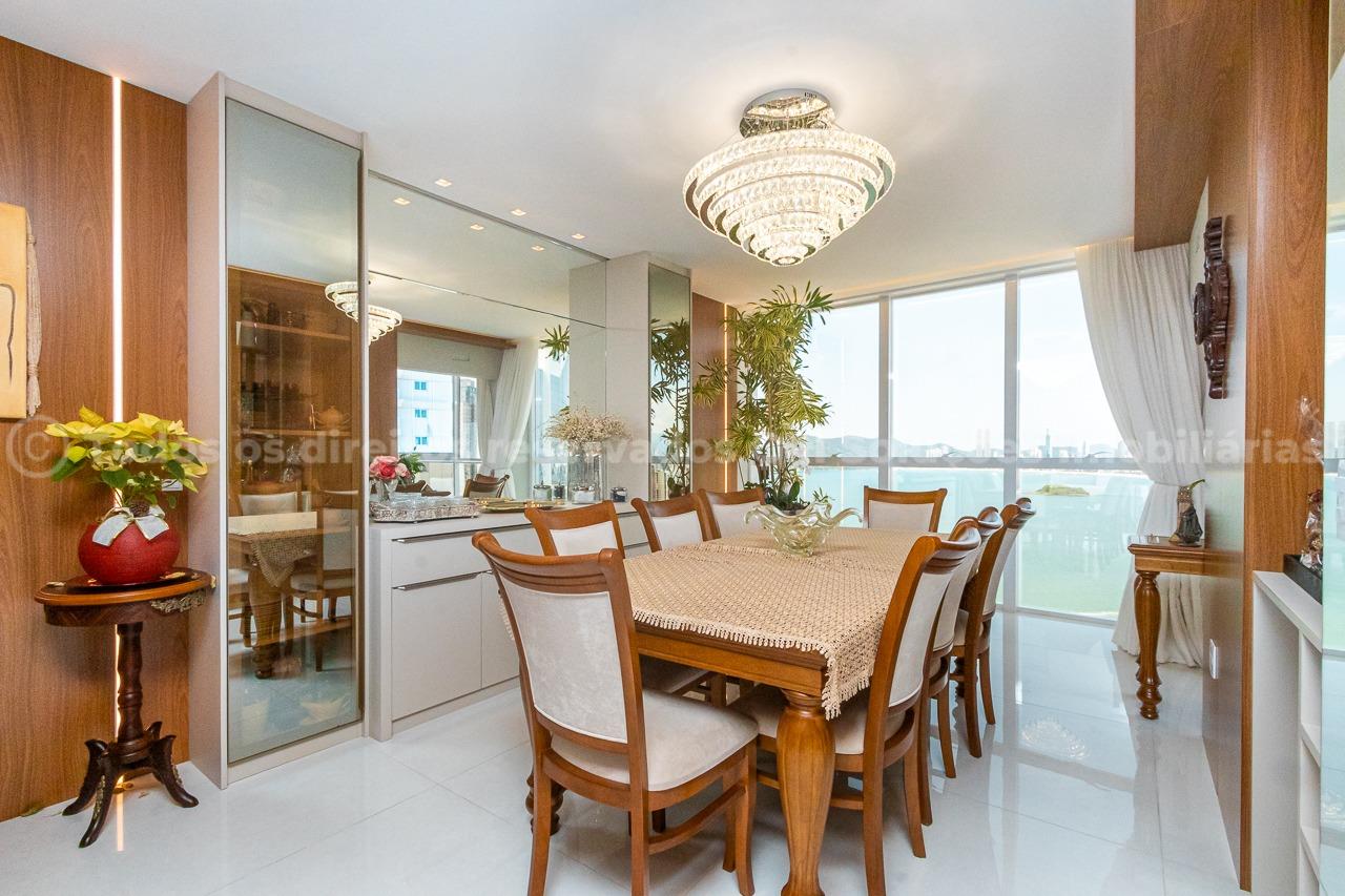 Apartamento com 4 Suítes no Edifício Italian no Bairro Pioneiros em Balneário Camboriú