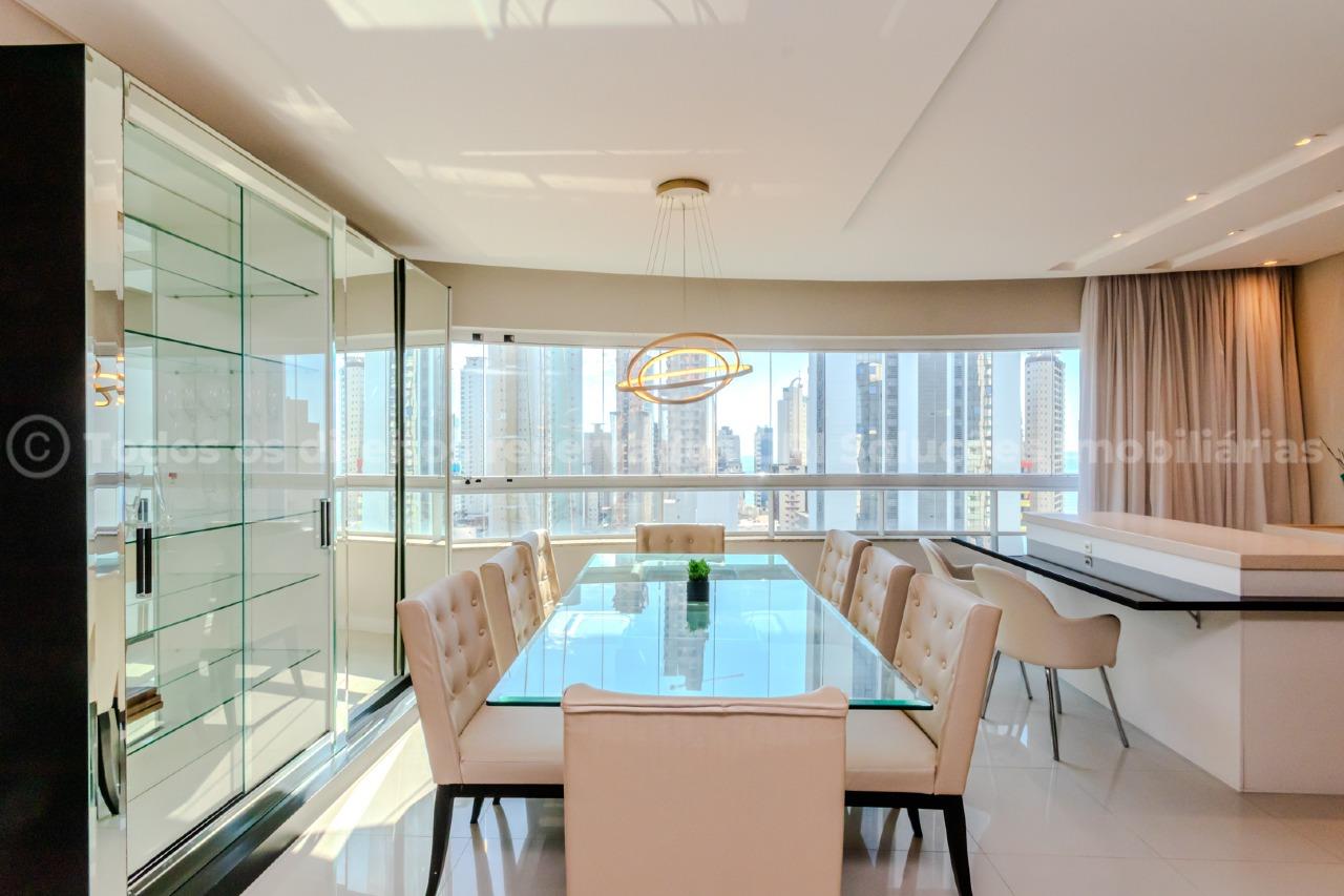 Foto do imóvel Apartamento Mobiliado de 3 Quartos no Edifício Porto da Barra em Balneário Camboriú – 130m²