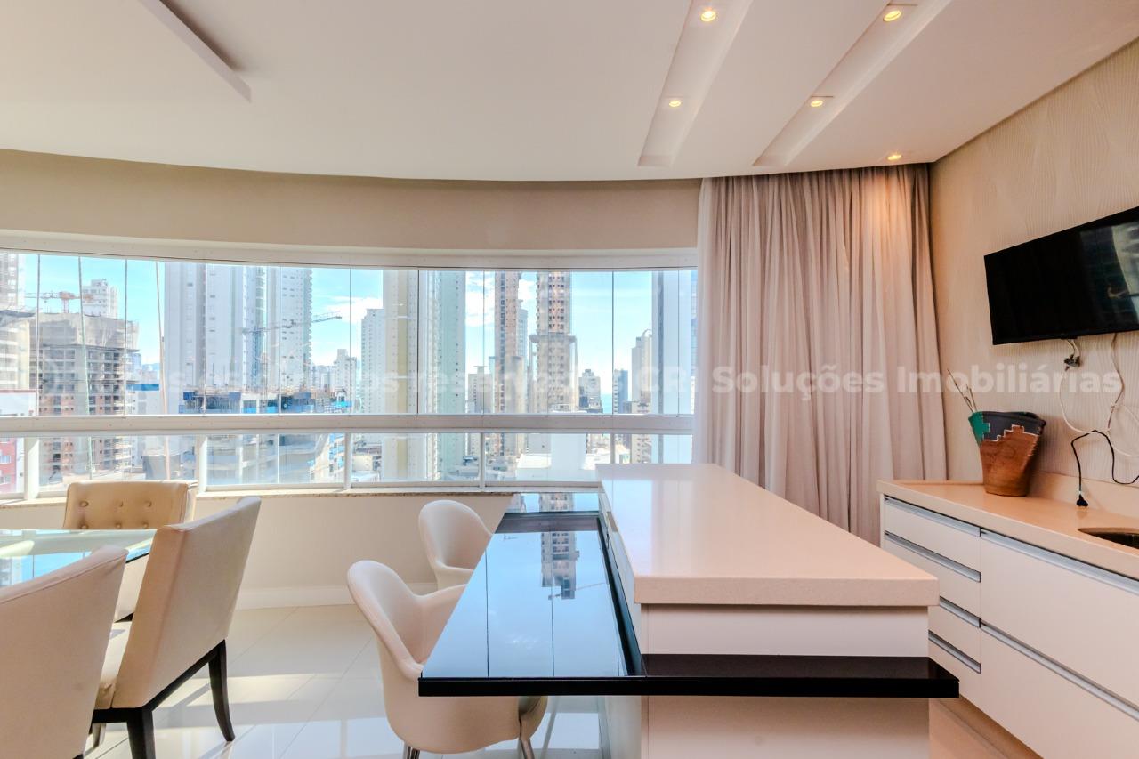 Foto do imóvel Apartamento Mobiliado de 3 Quartos no Edifício Porto da Barra em Balneário Camboriú – 130m²