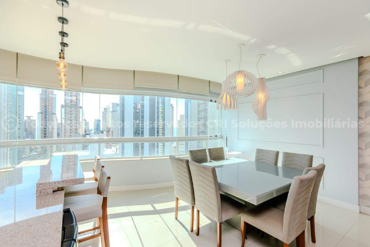 Foto do imóvel Apartamento Mobiliado de 3 Quartos no Edifício Porto da Barra em Balneário Camboriú