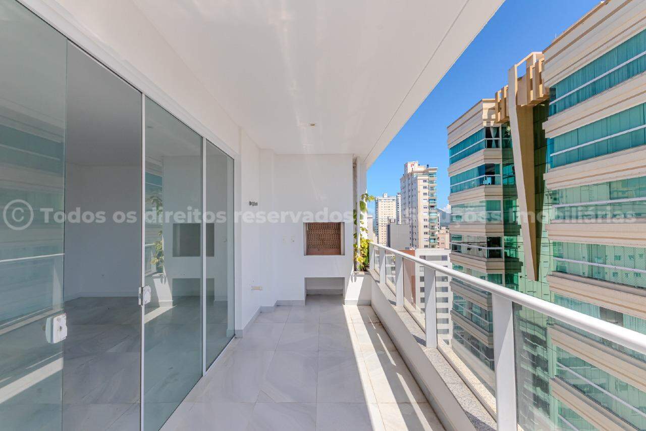 Apartamento de 153m² com 4 suítes no Zaha Building na Meia Praia em Itapema
