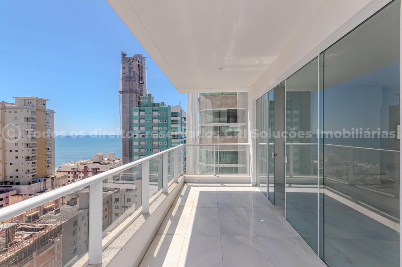 Apartamento com 4 suítes com 3 vagas no Zaha Building na Meia Praia em Itapema
