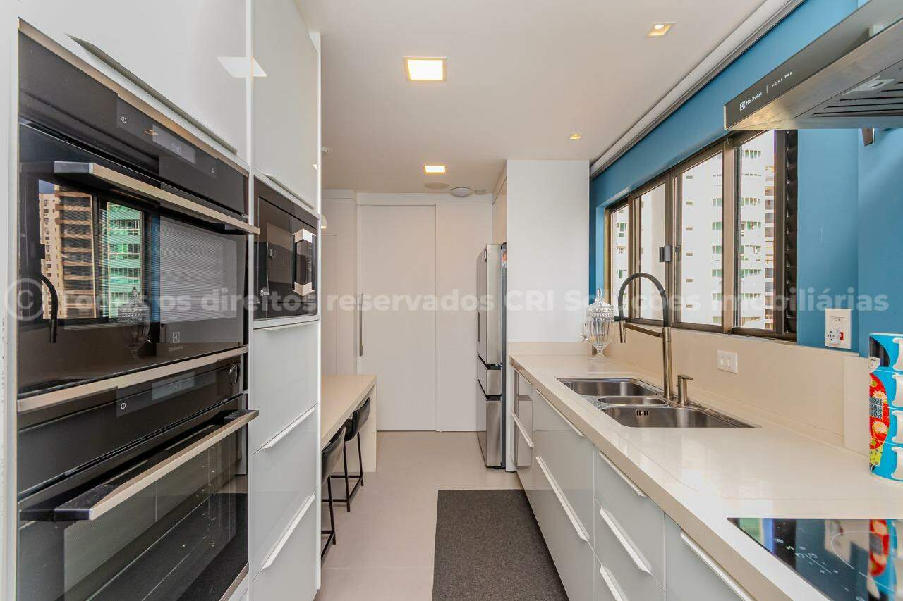 Foto do imóvel Apartamento mobiliado frehte mar com 4 Suítes no Edifício Nina Schürmann em Balneário Camboriú | Vida na praia
