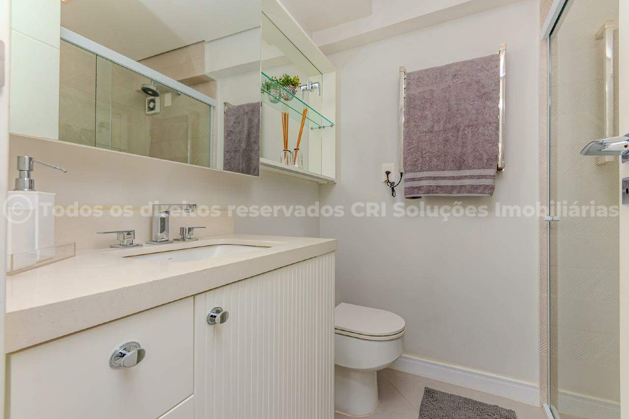 Foto do imóvel Apartamento mobiliado frehte mar com 4 Suítes no Edifício Nina Schürmann em Balneário Camboriú | Vida na praia