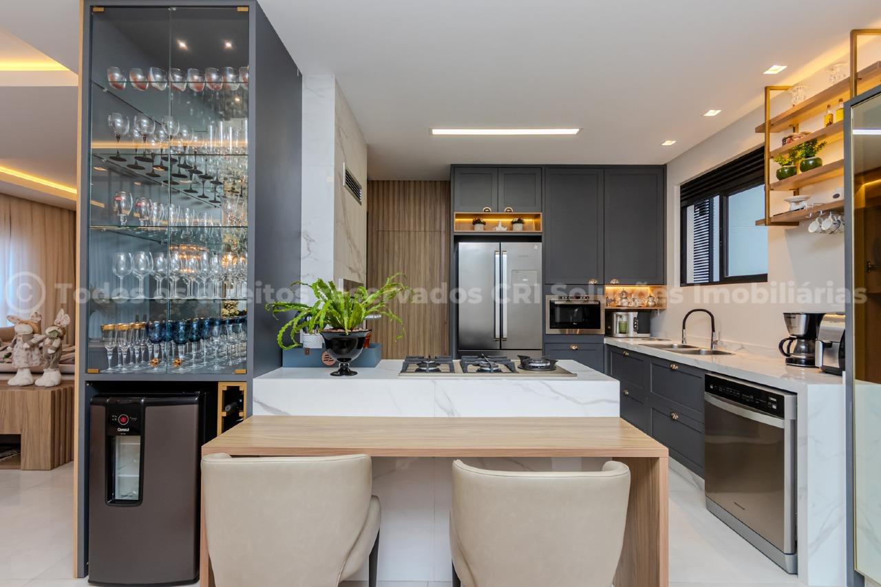 Foto do imóvel Apartamento Mobiliado com 04 Dormitorios á venda no Edifício North Shore em Balneário Camboriu