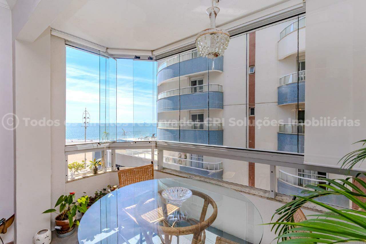 Foto do imóvel Apartamento Mobiliado com Vista Mar com 03 Dormitórios no Edifício Atlântico Sul em Balneário Camboriú