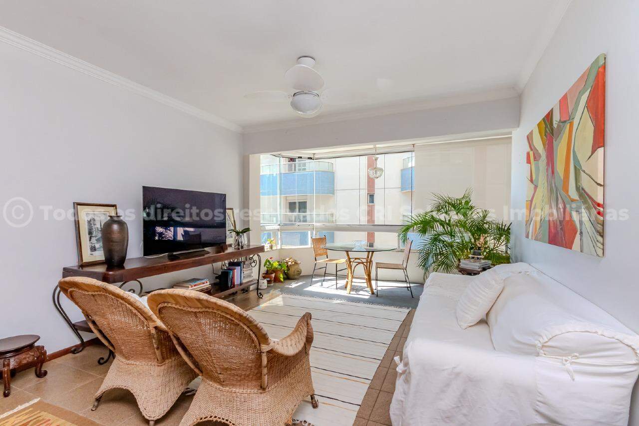 Foto do imóvel Apartamento Mobiliado com Vista Mar com 03 Dormitórios no Edifício Atlântico Sul em Balneário Camboriú