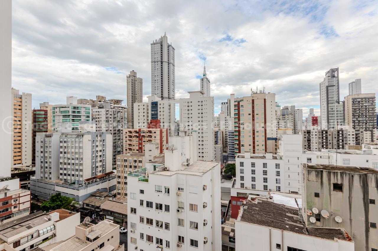 Foto do imóvel Apartamento no Edifício Solar dos Ramos no Centro de Balneário Camboriú