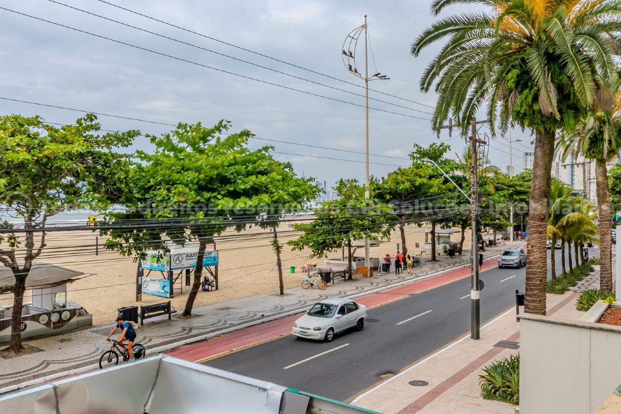 Foto do imóvel Apartamento Frente Mar á venda com 03 dormitórios no Edifício Albany em Balneário Camboriú