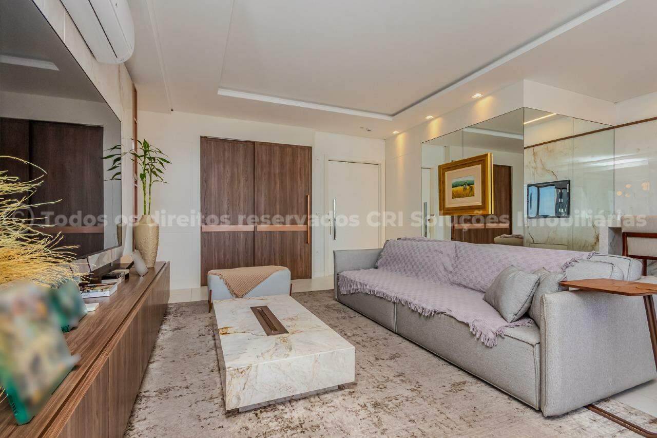 Foto do imóvel Apartamento a venda no Edifício Royal Tower com 04 Suítes no Centro de Balneário Camboriú.