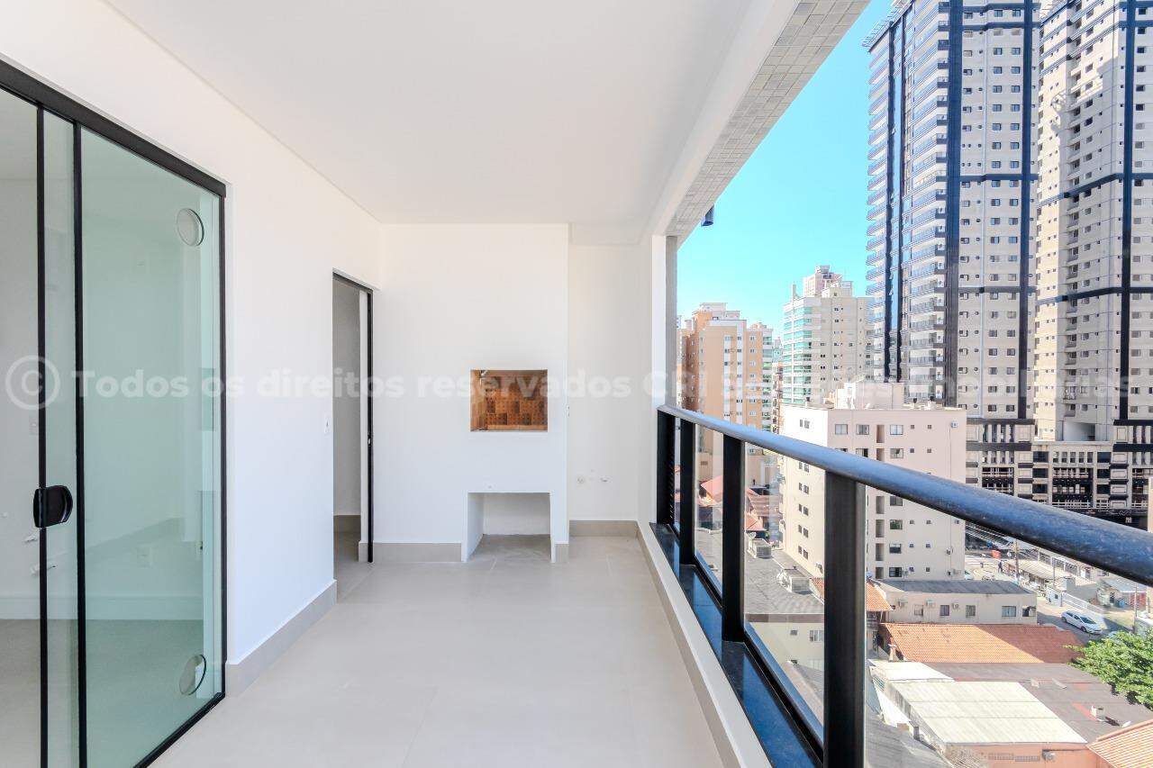 Foto do imóvel Apartamento 3 suítes a venda no edifício Oxford na Meia Praia, Itapema