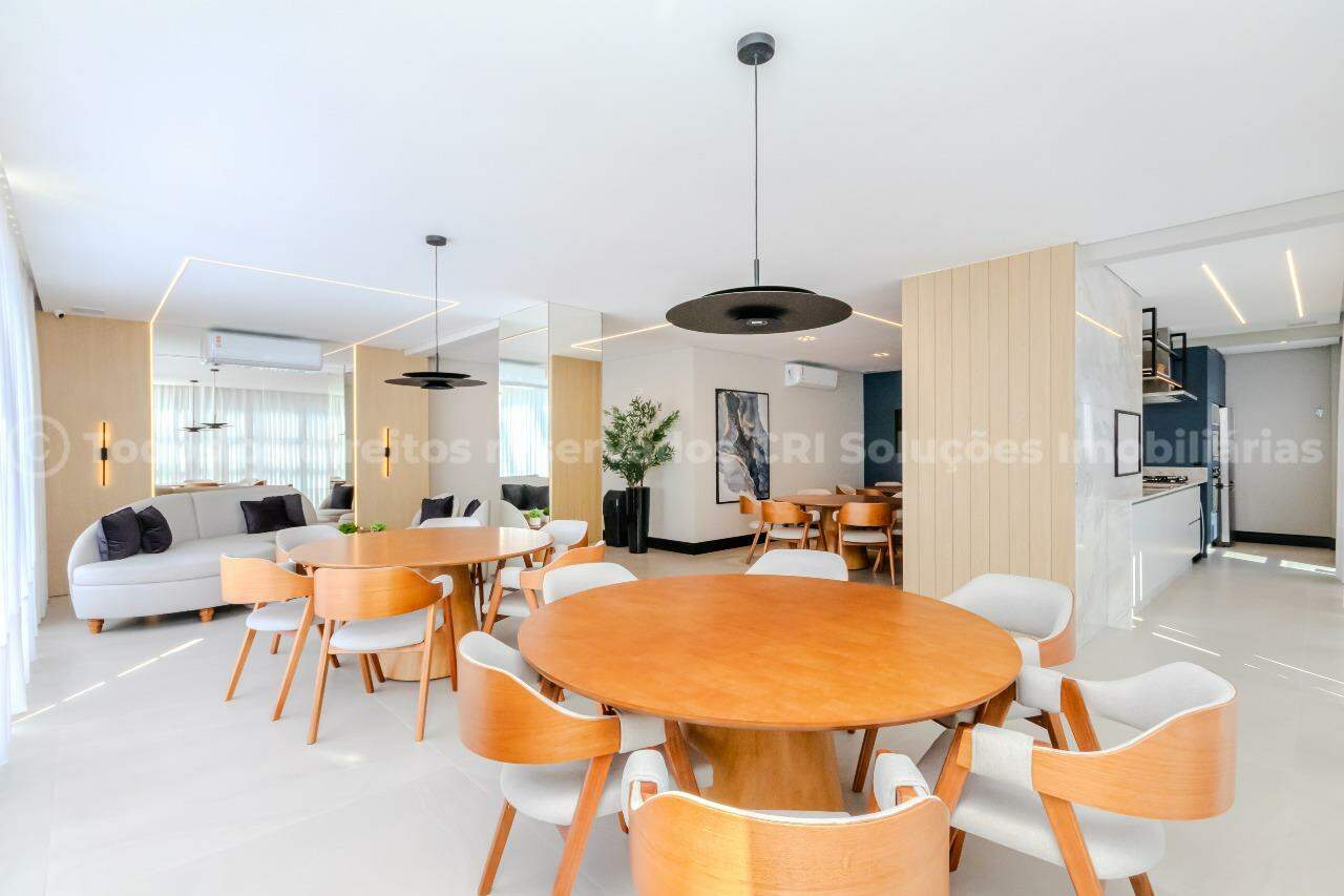 Foto do imóvel Apartamento 3 suítes a venda no edifício Oxford na Meia Praia, Itapema