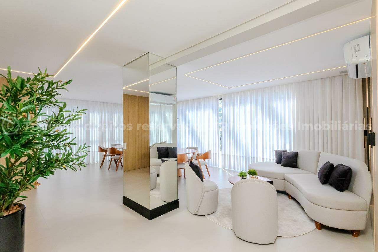 Foto do imóvel Apartamento 3 suítes a venda no edifício Oxford na Meia Praia, Itapema