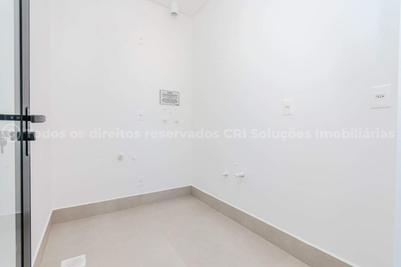 Foto do imóvel Apartamento 3 suítes a venda no edifício Oxford na Meia Praia, Itapema