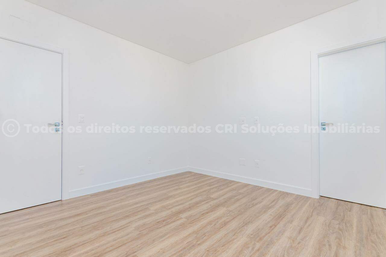 Foto do imóvel Apartamento 3 suítes a venda no edifício Oxford na Meia Praia, Itapema