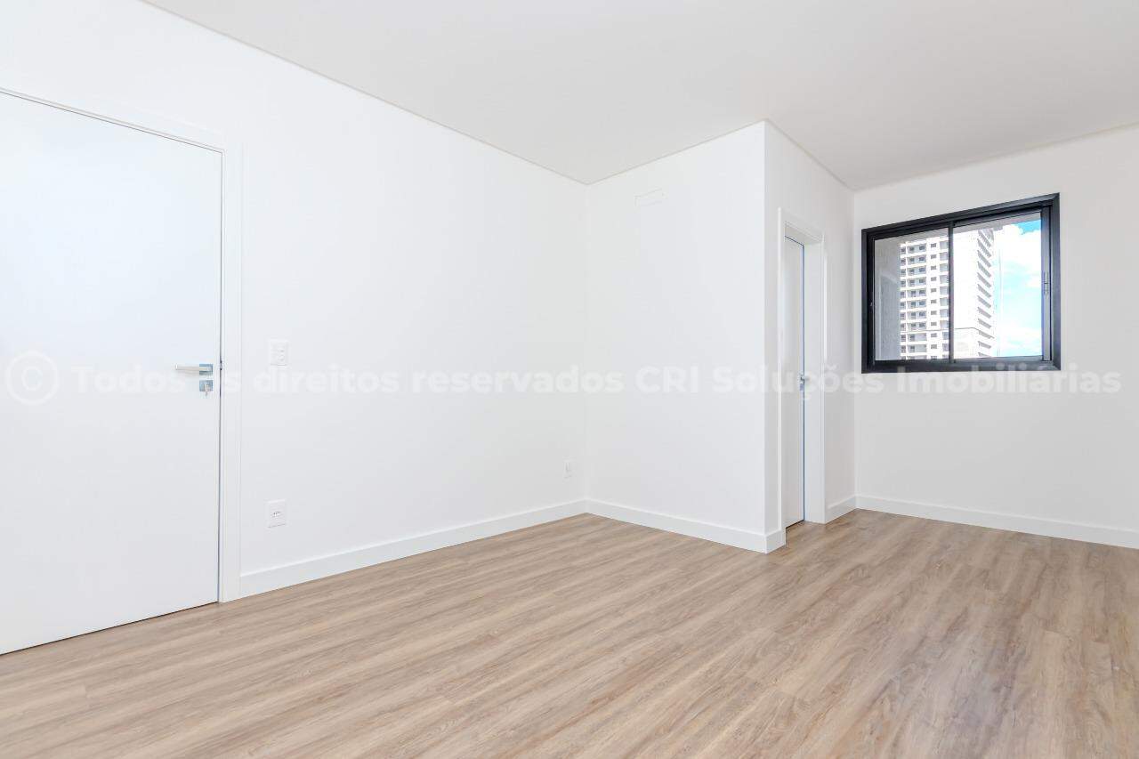 Foto do imóvel Apartamento 3 suítes a venda no edifício Oxford na Meia Praia, Itapema