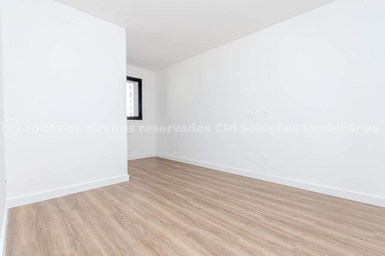 Foto do imóvel Apartamento 3 suítes a venda no edifício Oxford na Meia Praia, Itapema