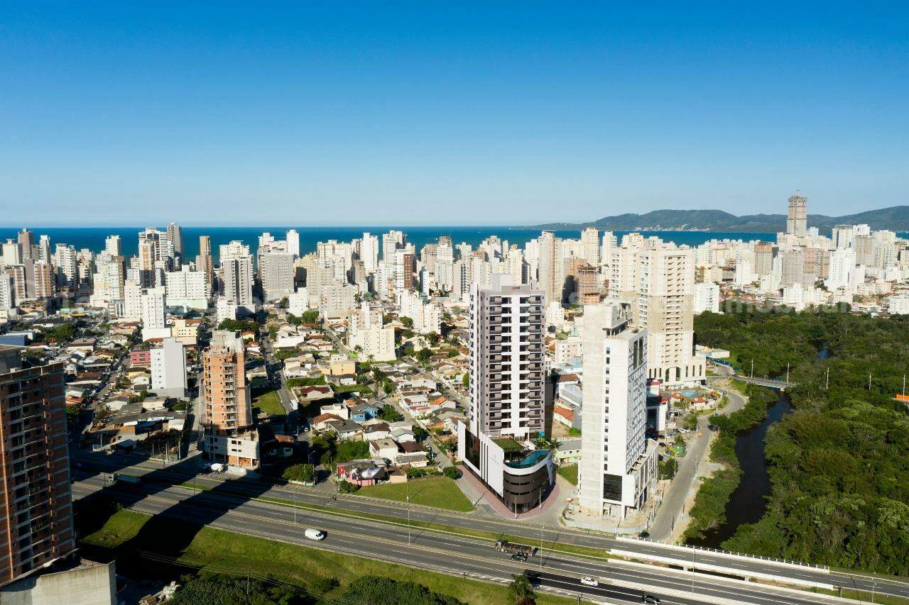 Foto do imóvel Apartamento 2 suítes na planta no edifício Hamburgo na Meia Praia, Itapema