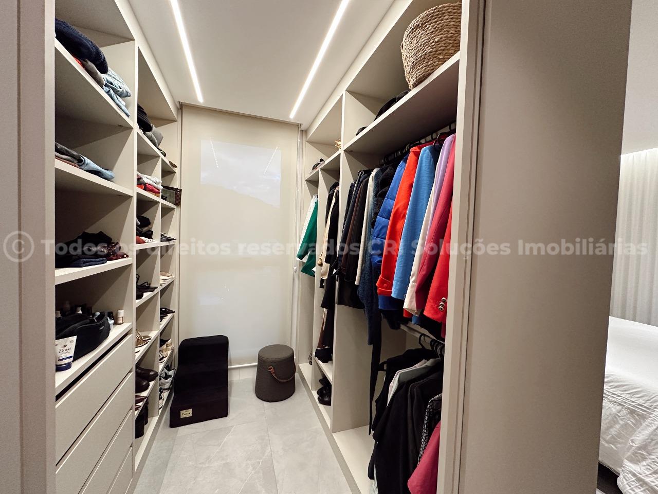 Foto do imóvel Apartamento Mobiliado com 2 Suítes à Venda no Edifício Saint Antoine na Praia Brava em Itajaí