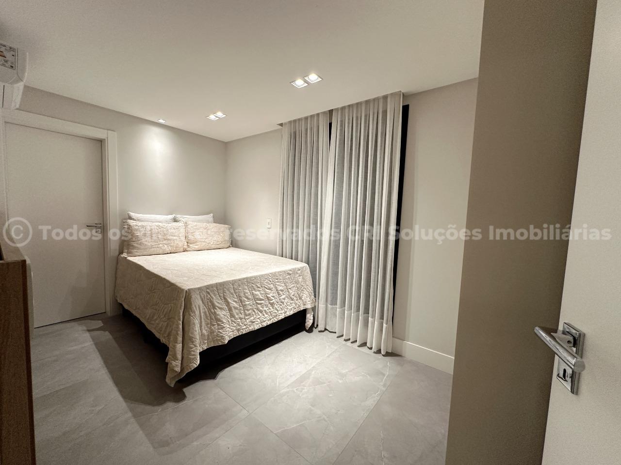 Foto do imóvel Apartamento Mobiliado com 2 Suítes à Venda no Edifício Saint Antoine na Praia Brava em Itajaí