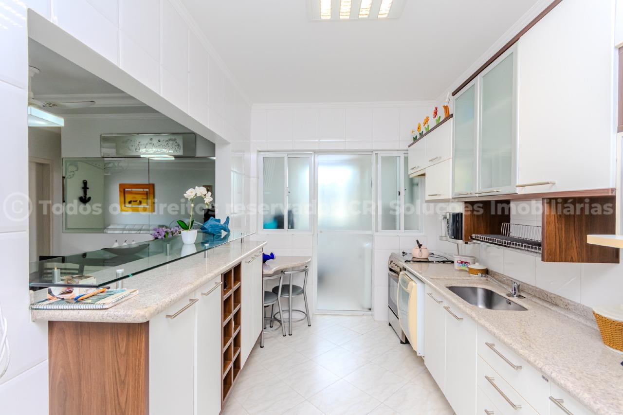 Apartamento no Edifício Cidade Formosa com 4 Quartos no Centro de Balneário Camboriú.