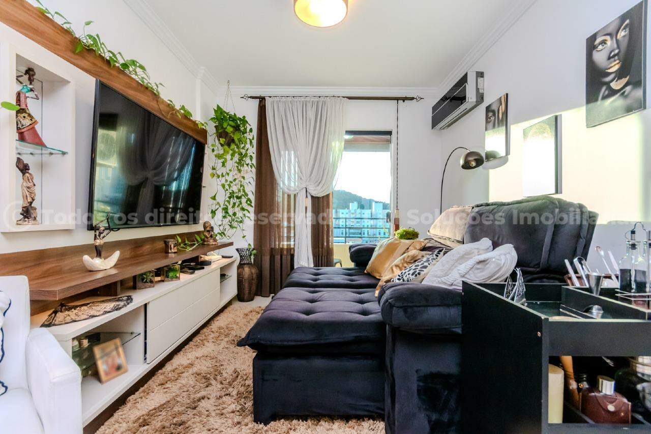 Foto do imóvel Apartamento mobiliado no Edifício Maria Laura no Centro de Balneário Camboriú