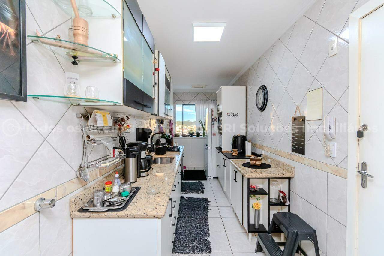 Foto do imóvel Apartamento mobiliado no Edifício Maria Laura no Centro de Balneário Camboriú