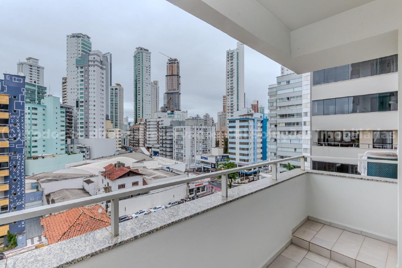 Foto do imóvel Apartamento no Edifício Marquesado em Balneário Camboriú – 2 dormitórios com vista para o mar
