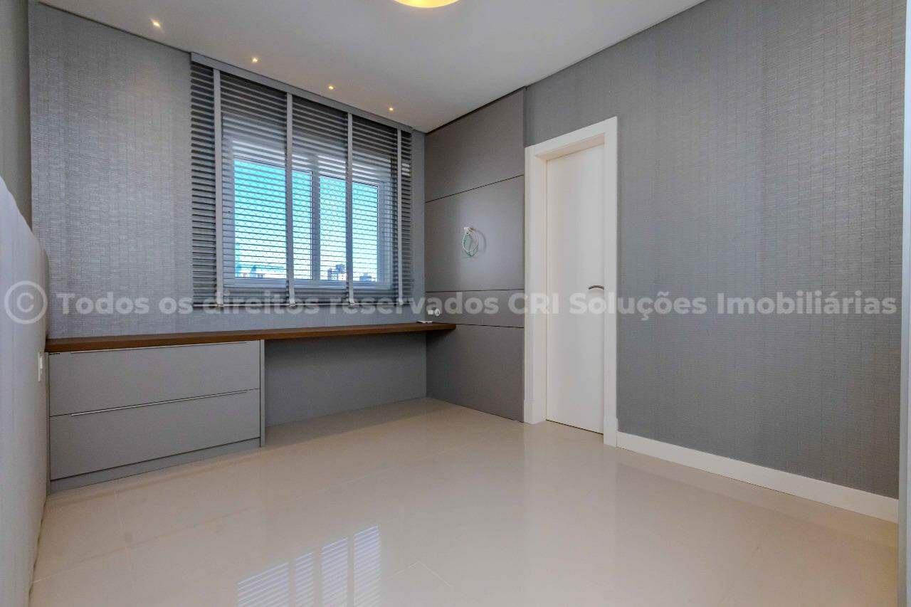 Foto do imóvel Apartamento a venda no Edifício Portinax com 03 Suítes Mobiliado no Centro de Balneário Camboriú.