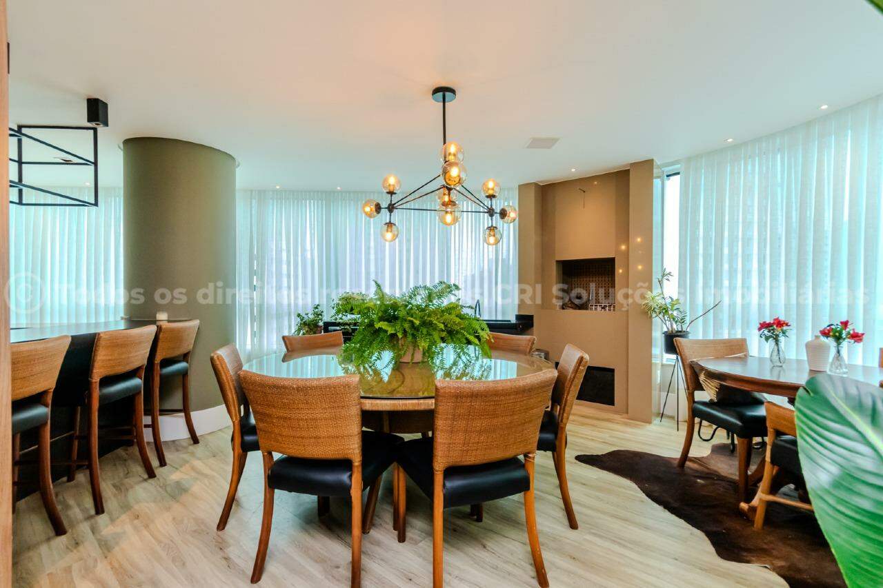 Foto do imóvel Apartamento Mobiliado com 03 suítes á venda no Edifício Marina Residence em Balneário Camboriú