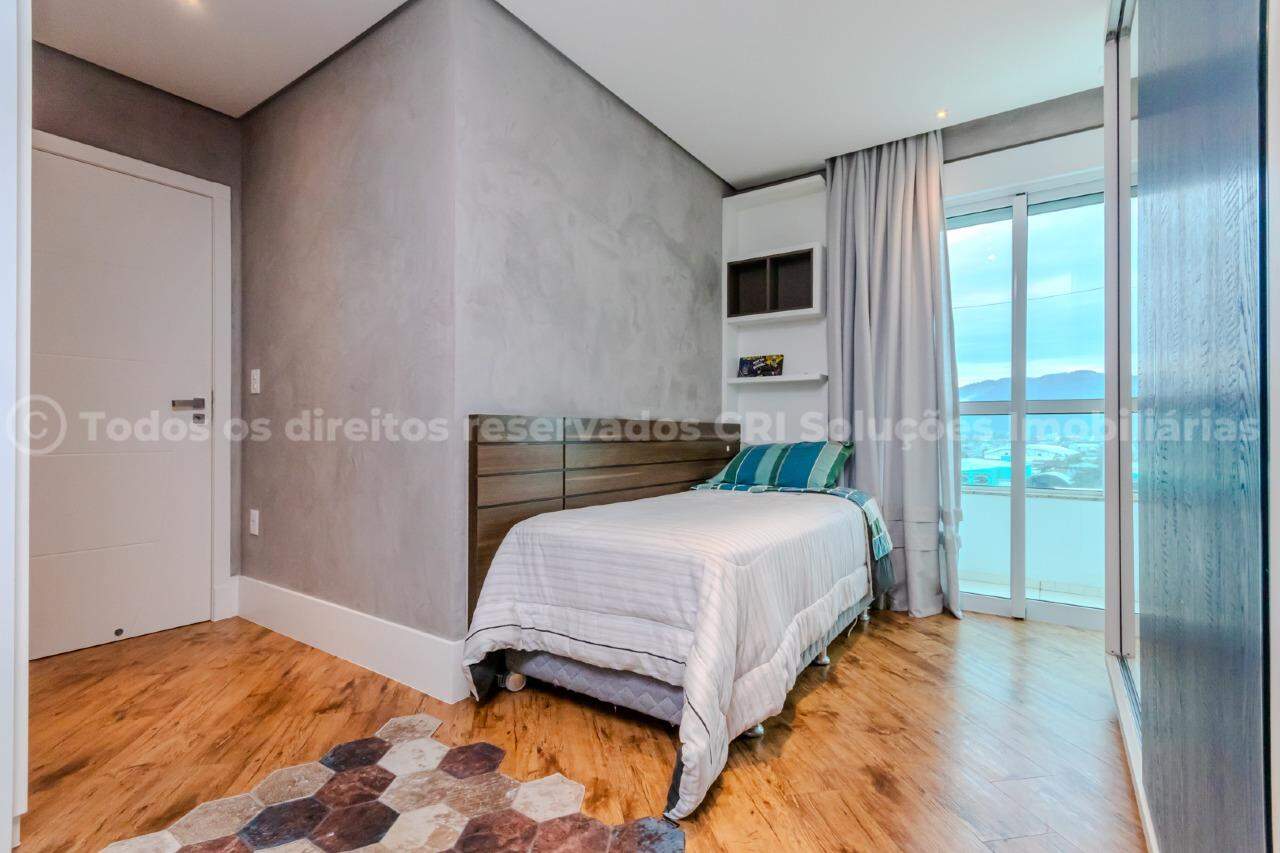Foto do imóvel Apartamento Mobiliado com 03 suítes á venda no Edifício Marina Residence em Balneário Camboriú