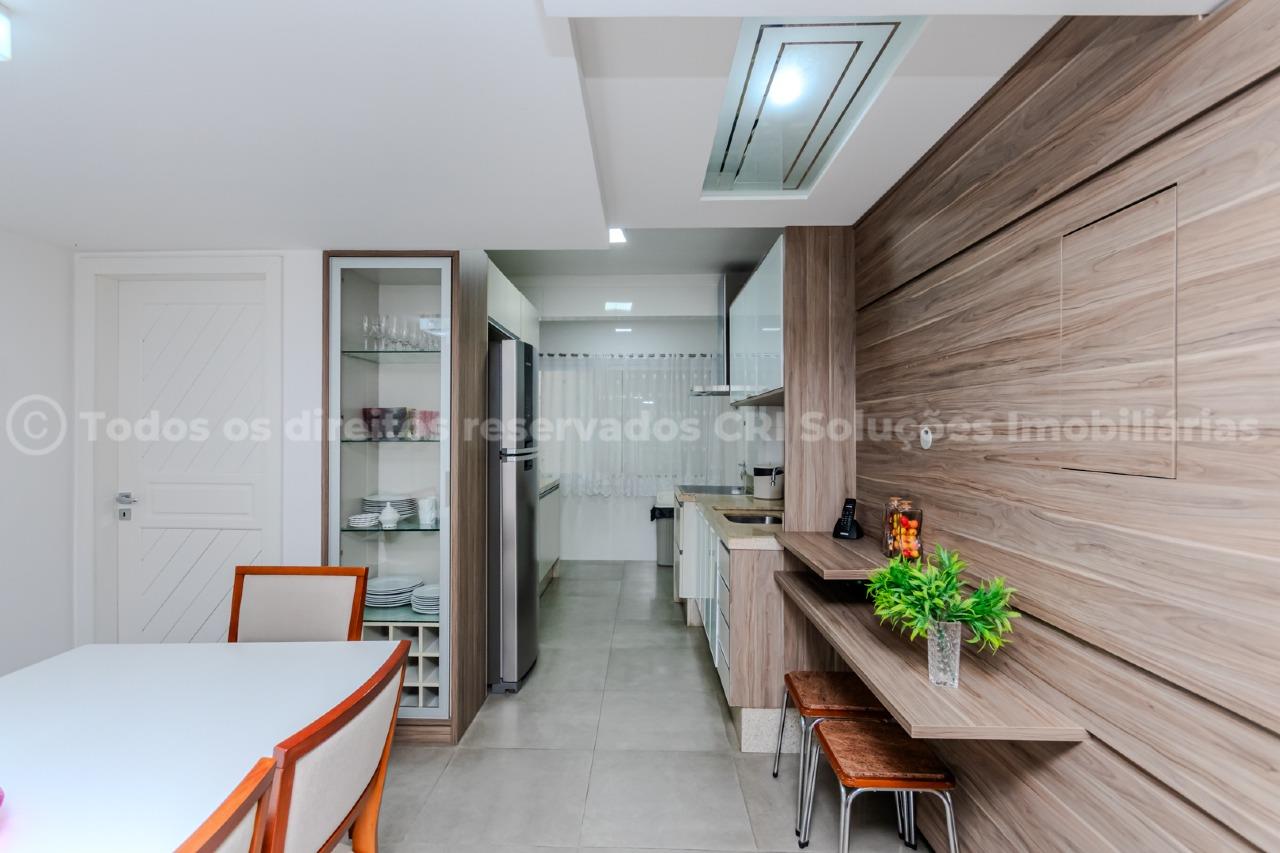 Foto do imóvel Apartamento Mobiliado com 03 Dormitórios á venda no Edifício Dona Rosinha no Centro em Balneário Camboriú
