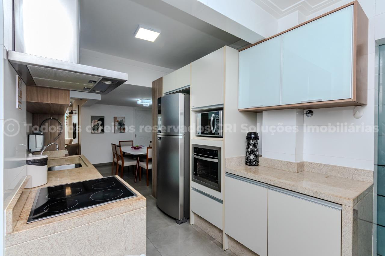 Foto do imóvel Apartamento Mobiliado com 03 Dormitórios á venda no Edifício Dona Rosinha no Centro em Balneário Camboriú