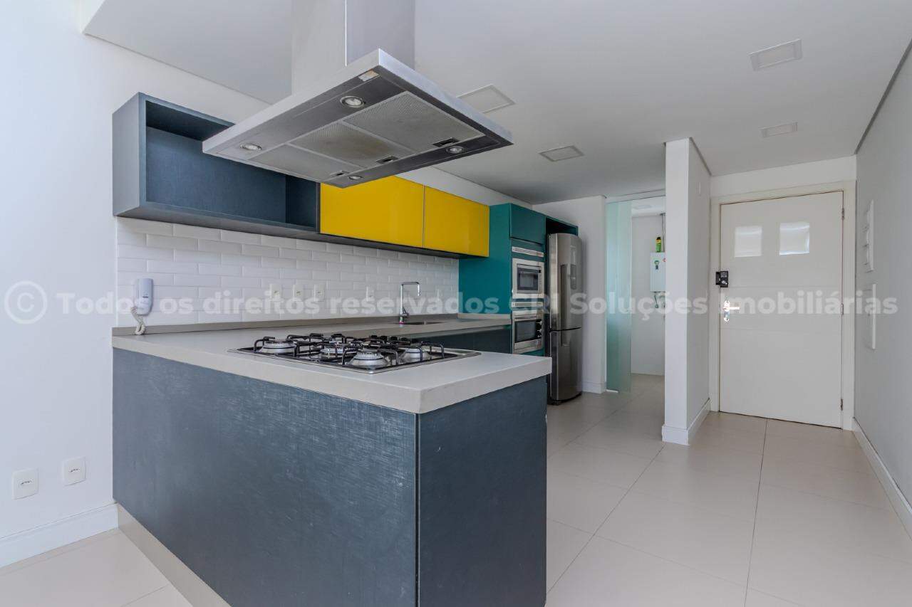 Apartamento à venda com 3 quartos sendo 1 suíte no Amores da Brava Club House na Praia Brava de Itajaí