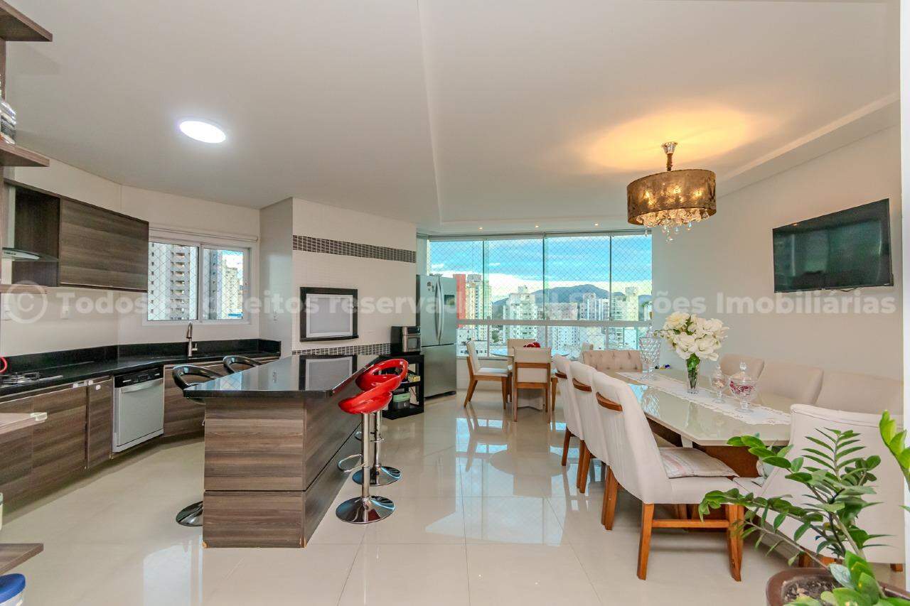 Apartamento com 3 suítes no Vila Malbec no Centro em Balneário Camboriú