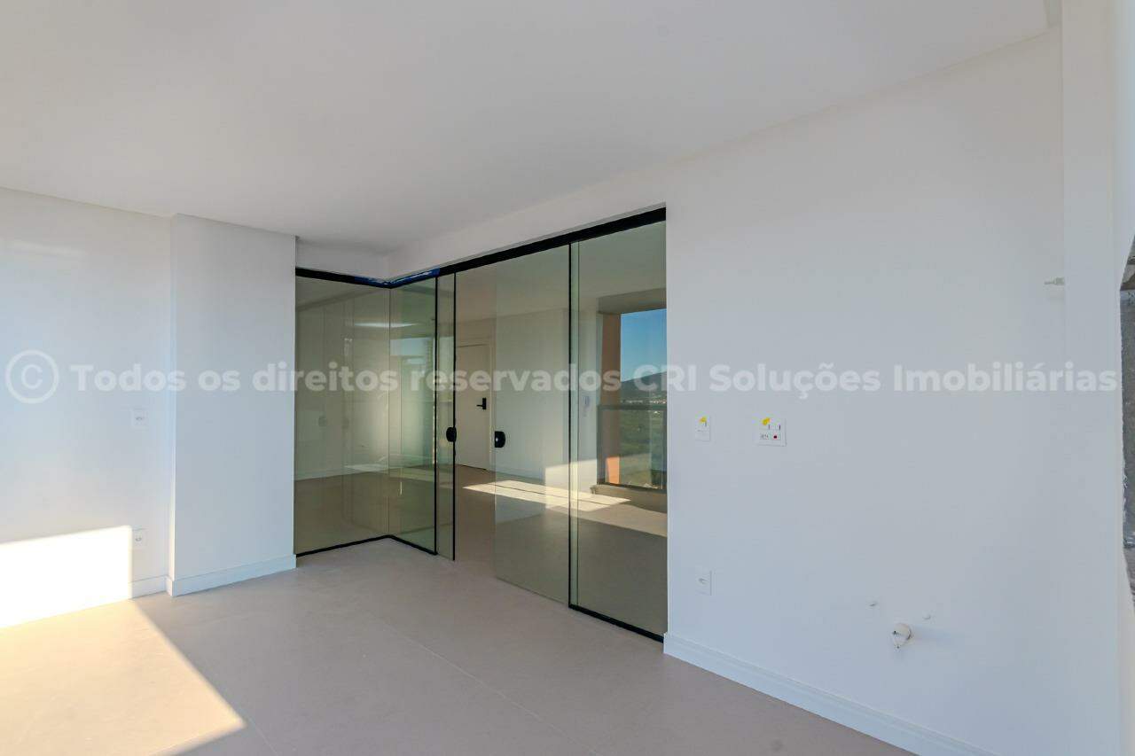 Foto do imóvel Cobertura a venda com 03 Quartos sendo 03 Suites no Edificio La Passione em Meia Praia Itapema